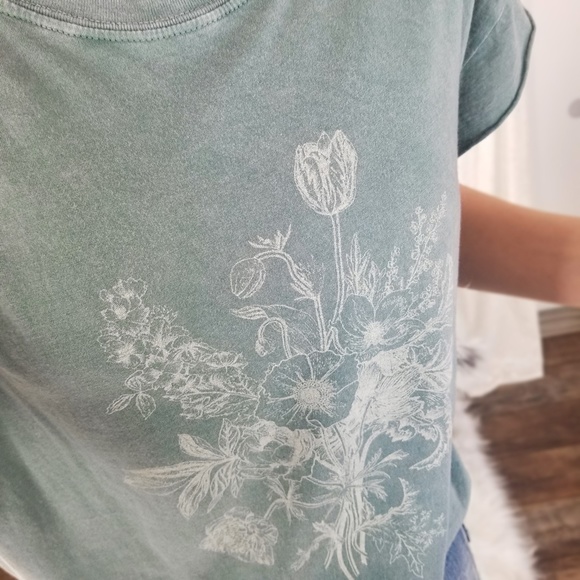 Last1️⃣AMELINA Ultra Soft Vintage Graphic Tee - Picture 9 of 9